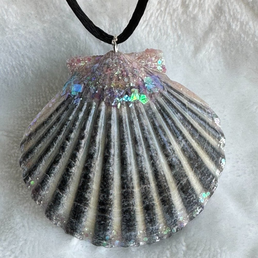 Scallop shell necklace